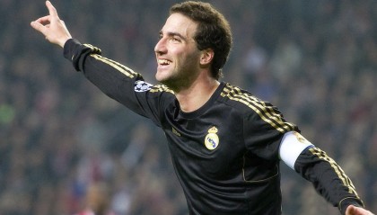 九游娱乐(jiuyou)官网-巴萨控球掌控全场，逐步蚕食对手，巴萨控球率达81%