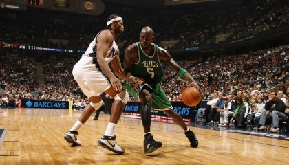 九游娱乐APP-_城市赛道：在城市天际线下进行的高空网球比赛_，城市天际线高尔夫球场