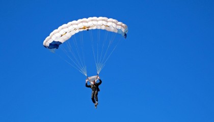 九游娱乐网站体验棒-投资巨头聚焦中国篮球新兴产业，开启资本新篇章，中国篮球产业白皮书