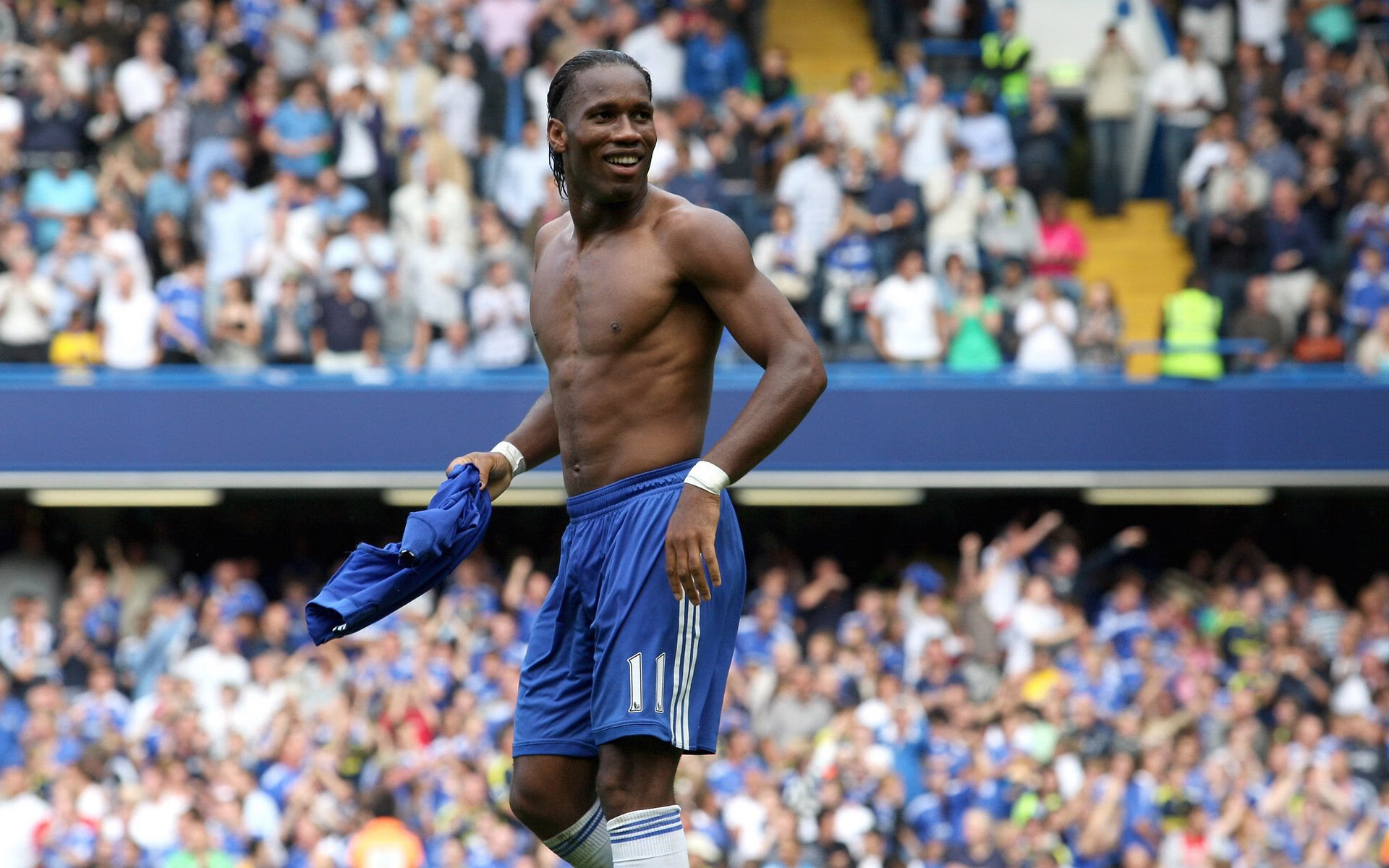 _线上线下融合：虚拟竞技空间引爆新体验_，线上线下场景