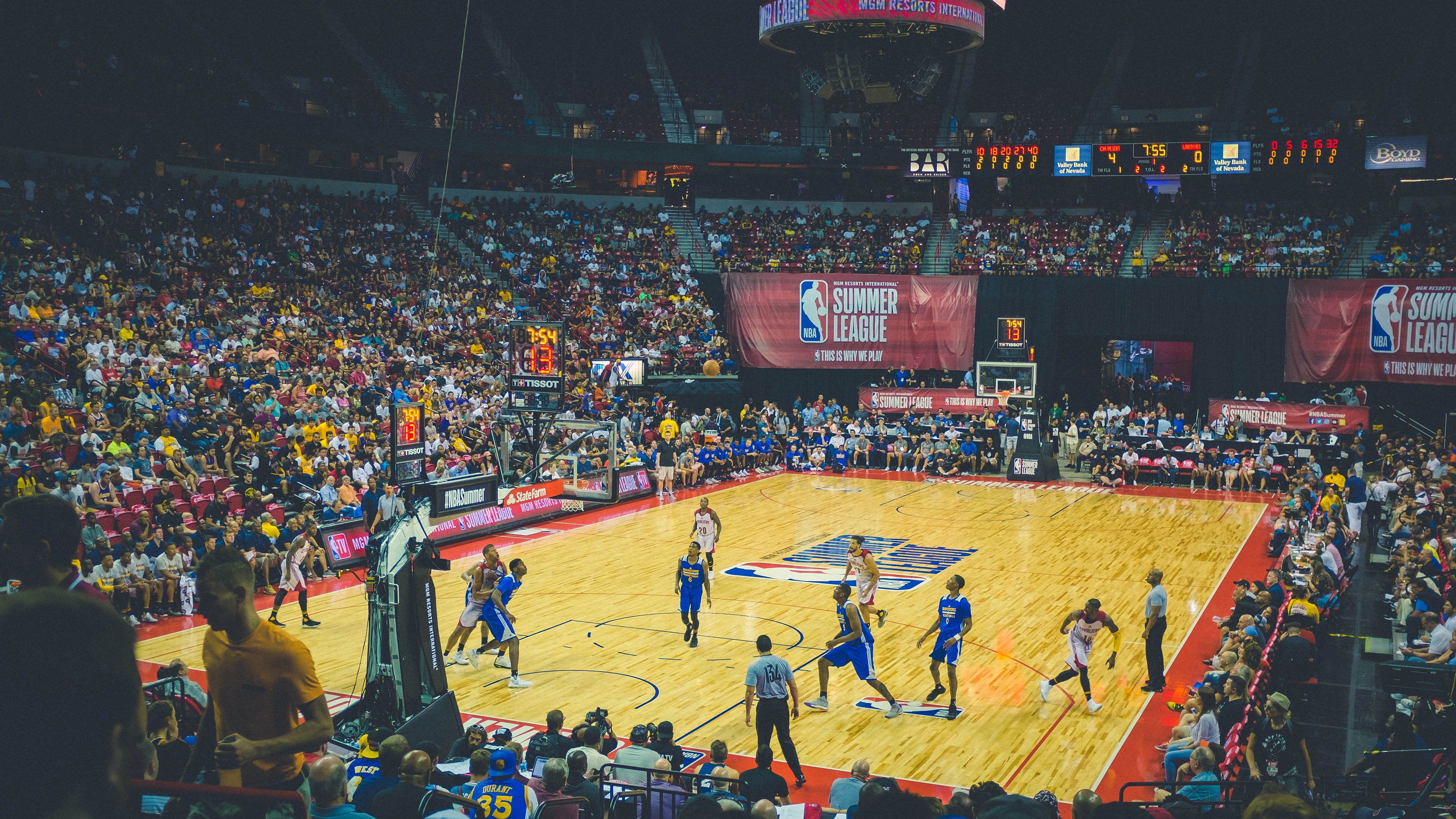 光明记忆未来战队虚拟对抗赛引爆全场观众热情，光明记忆国服