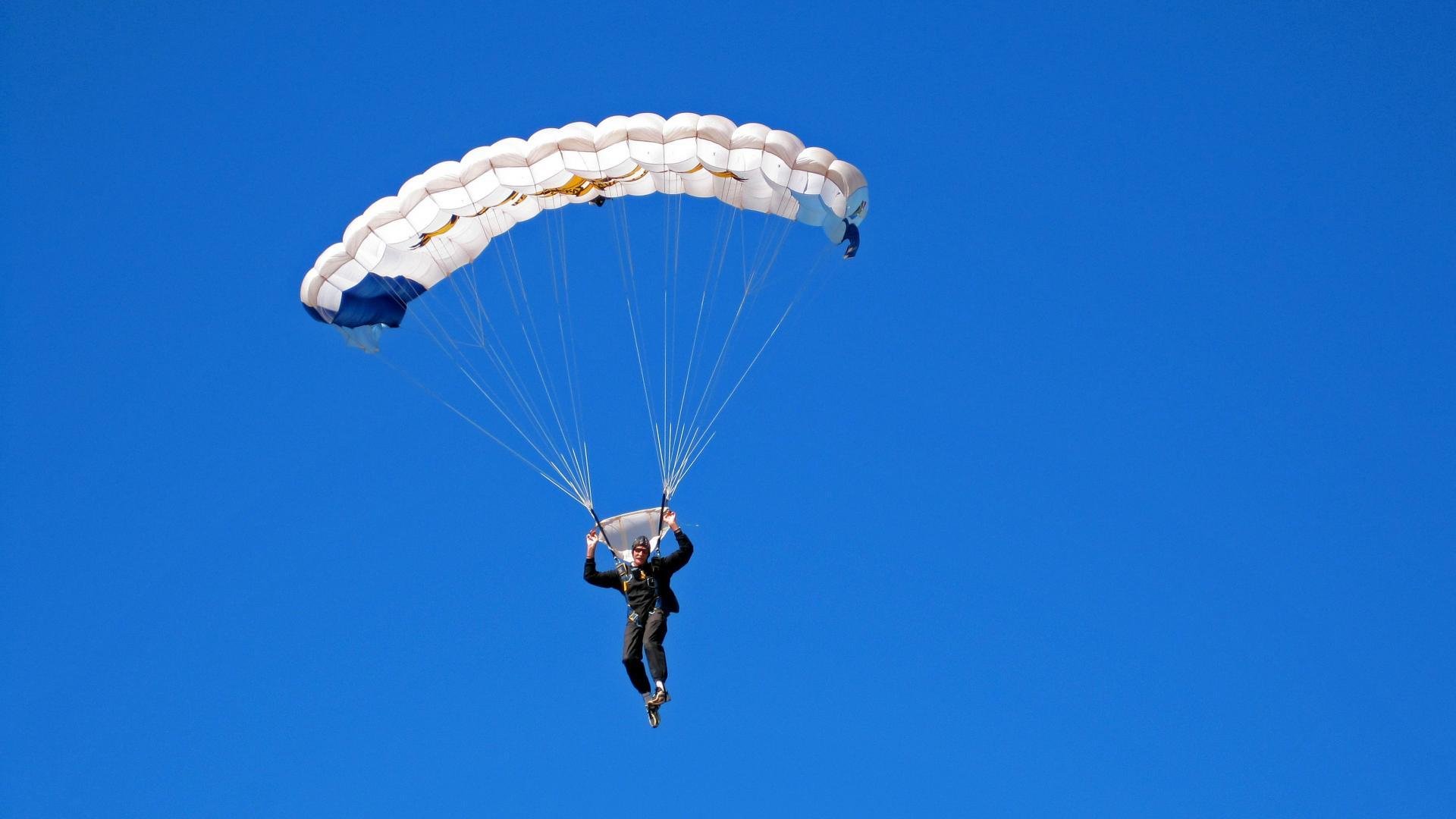 投资巨头聚焦中国篮球新兴产业，开启资本新篇章，中国篮球产业白皮书